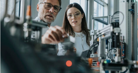 Hợp tác nhưng Thách thức